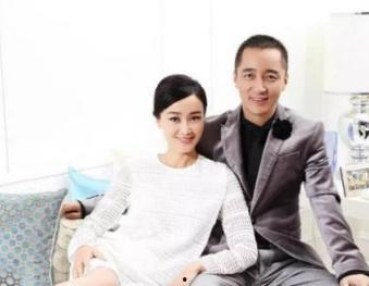 娱乐吃瓜两男主持,吃瓜两男主持的麻辣点评